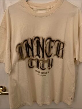 Stamp inner city honor the gift bone tee